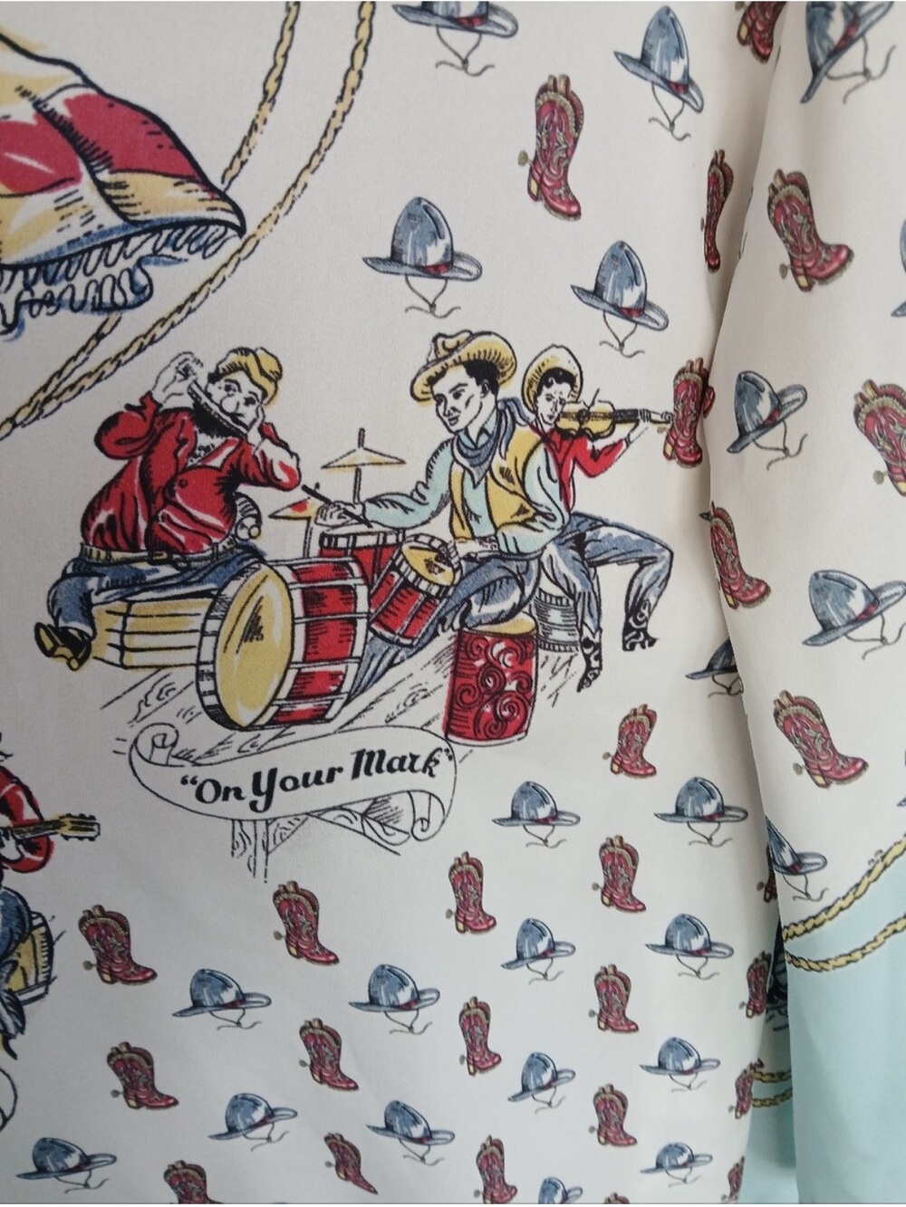 Rare find 🌟 Very Cool & Gorgeous Western Graphic Kimono 🤠 - Picture 4 of 10